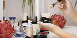 COSMÉTICO Y CUIDADO PERSONAL